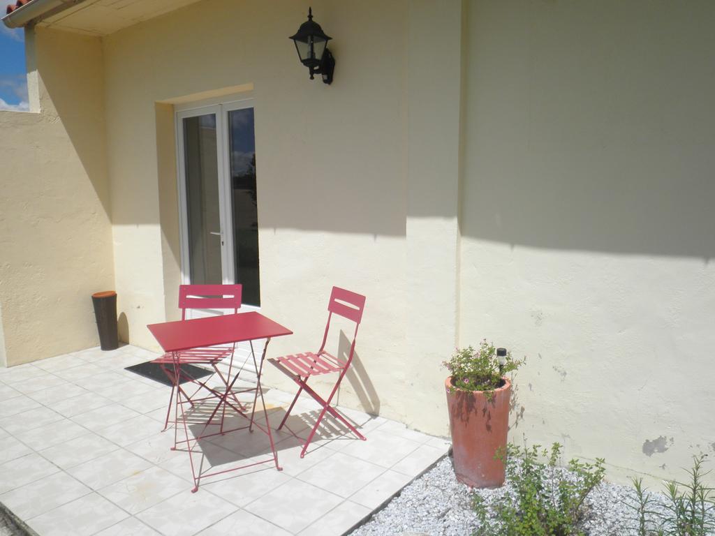 Domaine De La Vigne Bed & Breakfast Cadalen Exterior photo