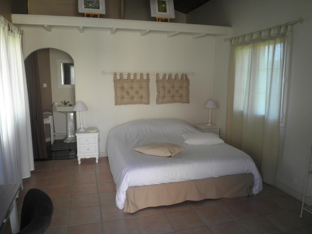 Domaine De La Vigne Bed & Breakfast Cadalen Exterior photo